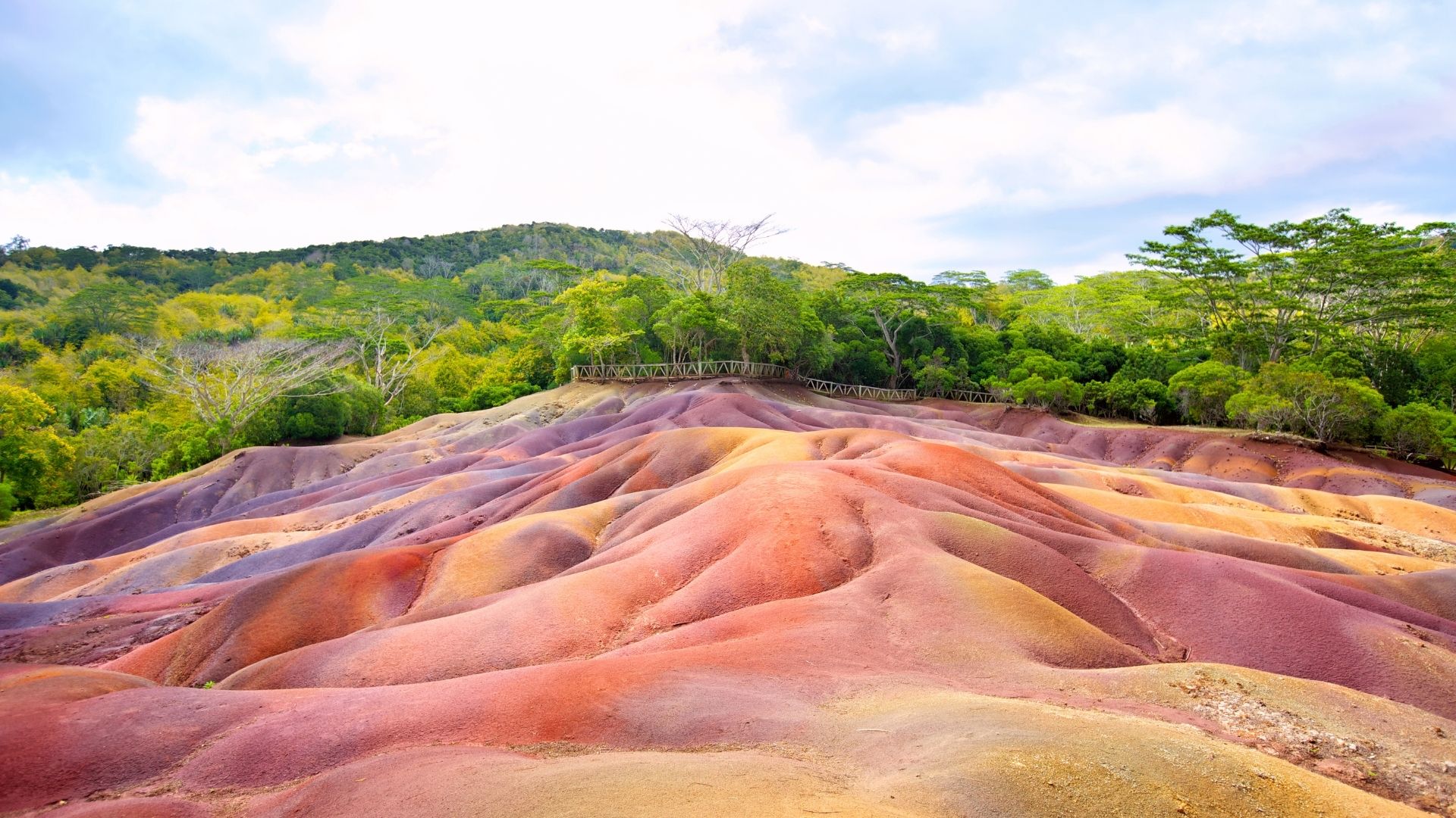 Die Sieben-Farben-Erde von Chamarel im Landesinneren von Mauritius