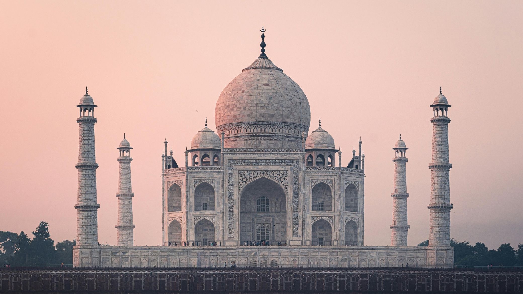 O Taj Mahal em Agra ao entardecer